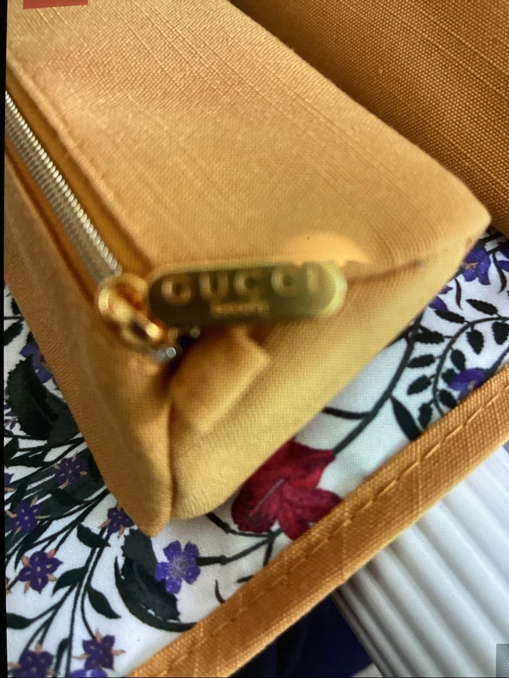 Gucci Beauty Mustard yellow jewelry/Cosmetic Pouch NEW - Picture 4 of 5